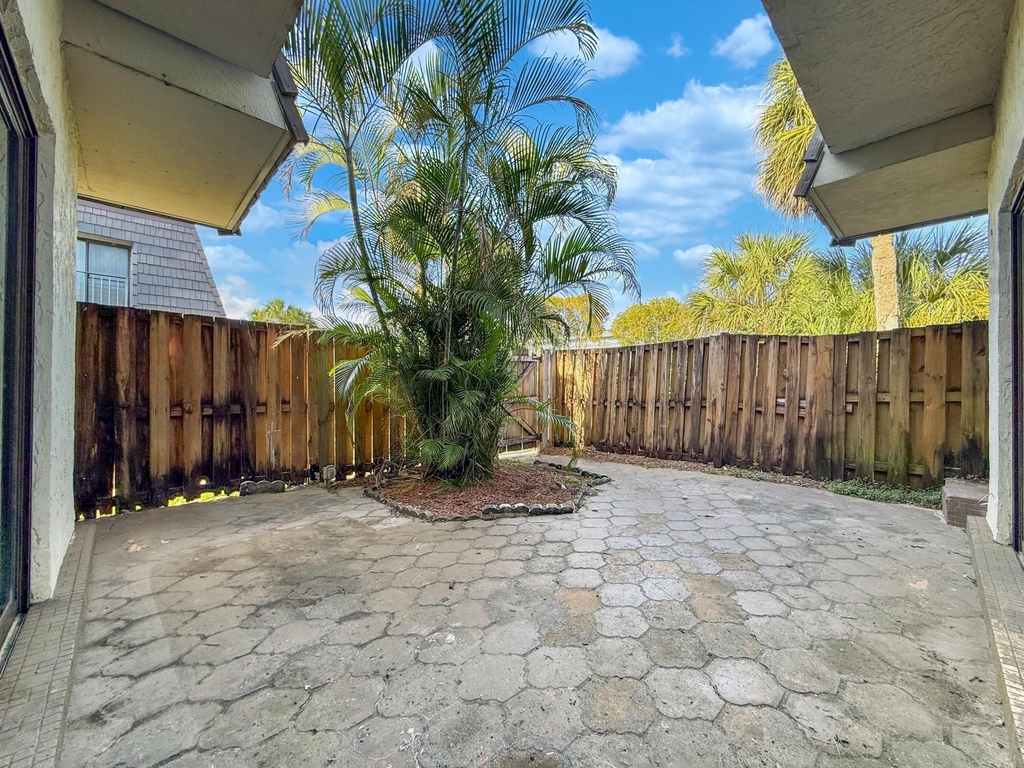 1719 N Congress Avenue - Photo 21