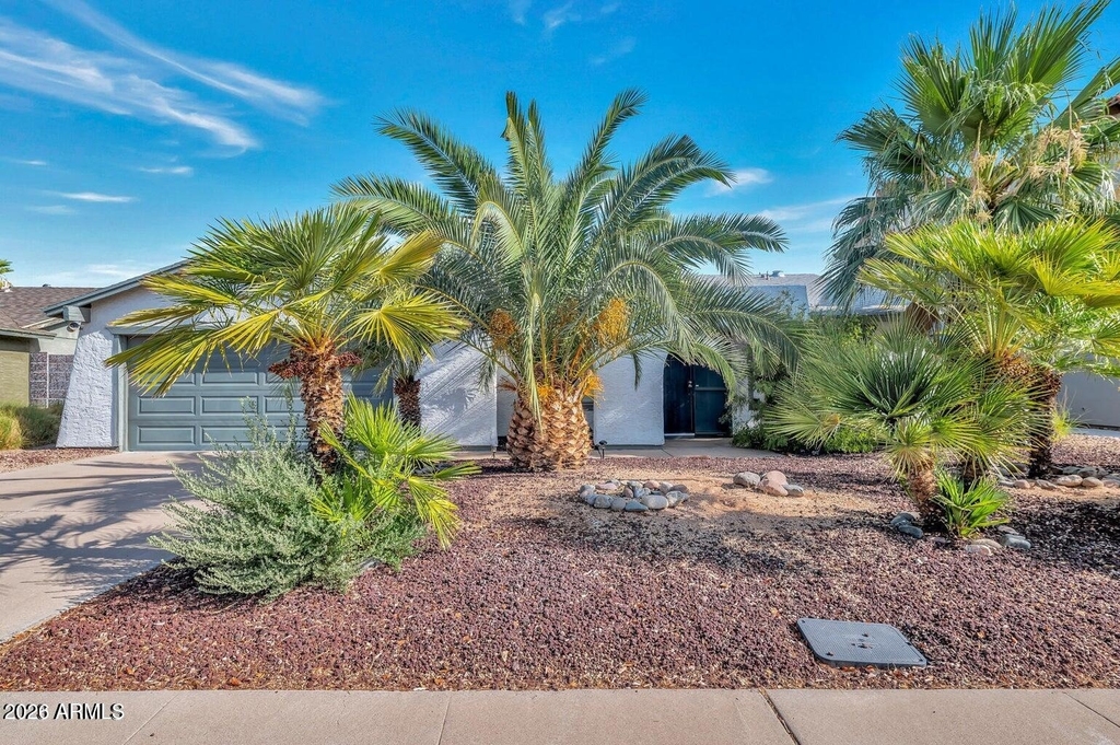 10720 E Mercer Lane - Photo 0