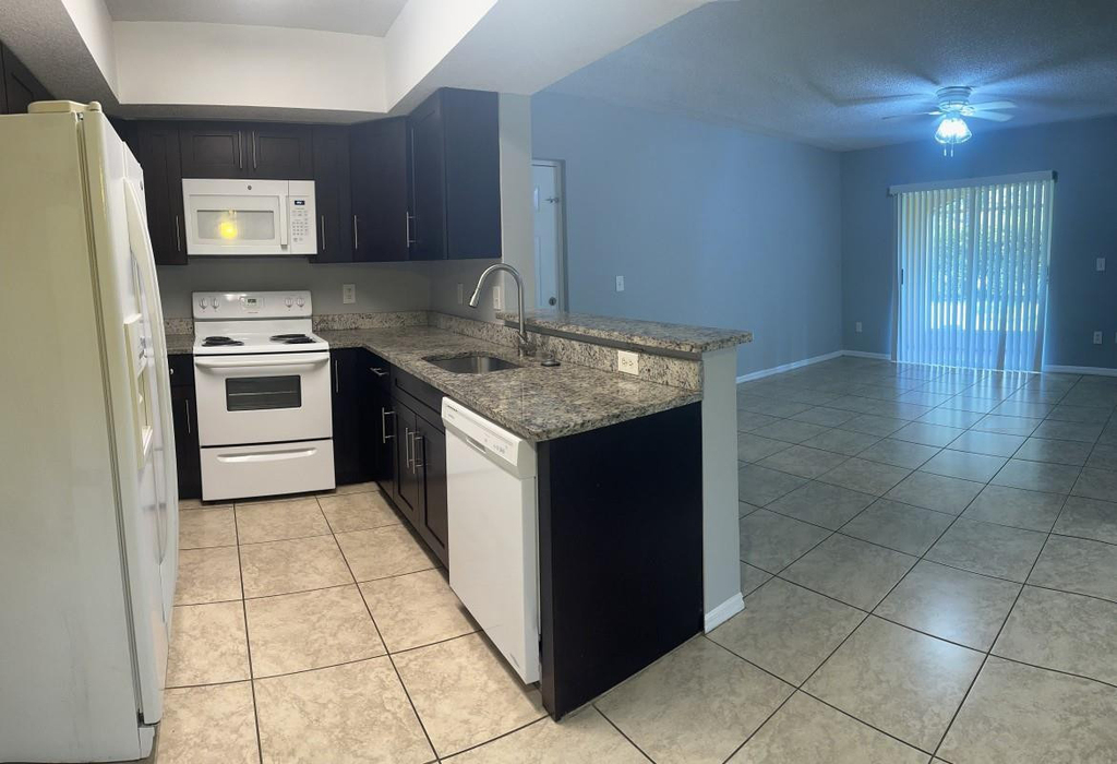 5620 Nw 61st Street - Photo 6