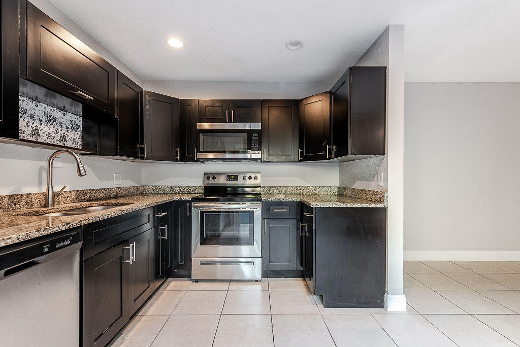 1785 N Congress Avenue - Photo 17