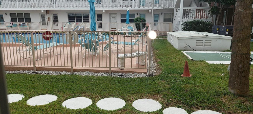 232 Hibiscus Avenue - Photo 10