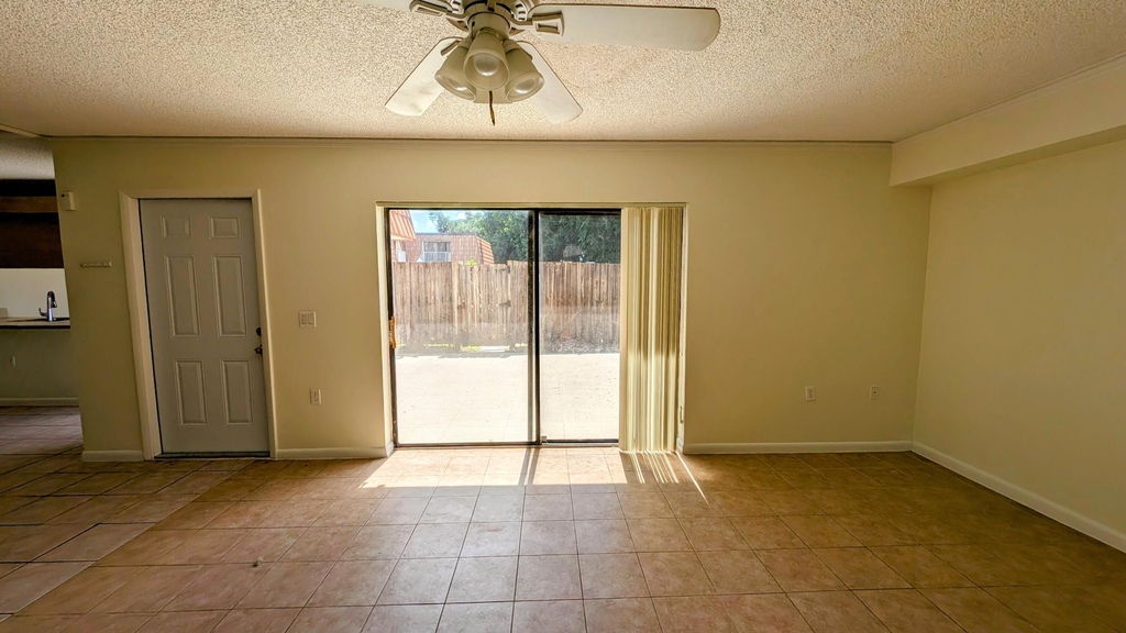 555 Green Springs Place - Photo 4
