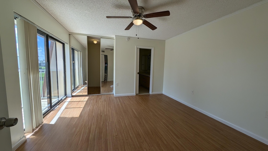 555 Green Springs Place - Photo 7