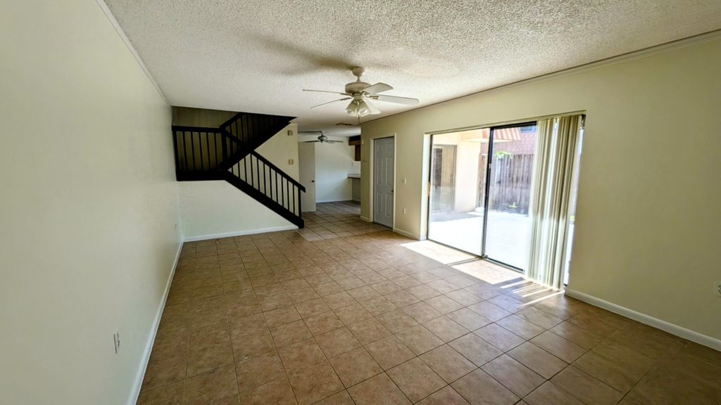 555 Green Springs Place - Photo 3