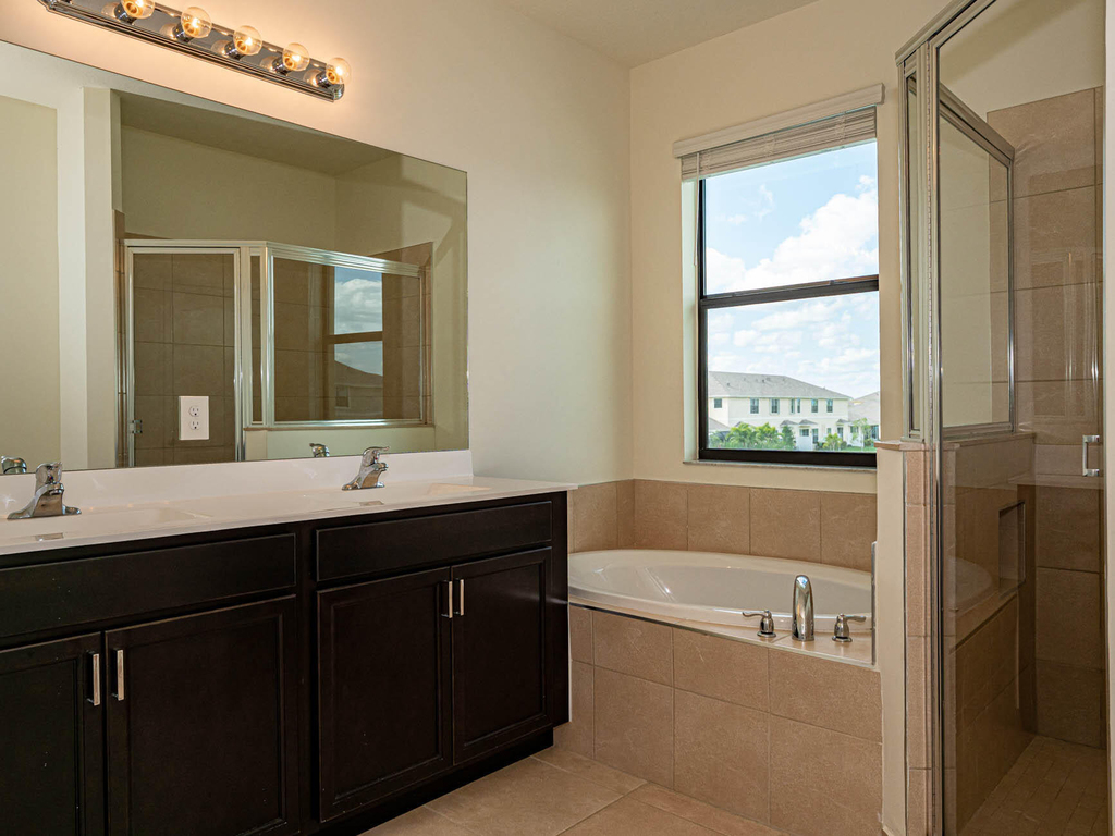 10032 W Villa Circle - Photo 11