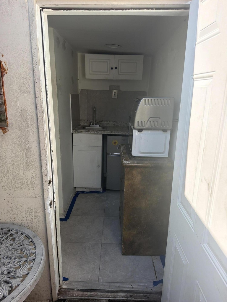 1822 Cleveland Street - Photo 1