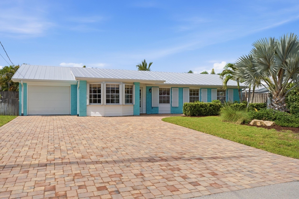 1603 Sw Seagull Way - Photo 0