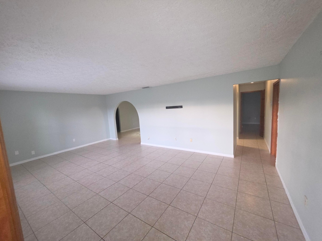 1901 Sw Dorado Lane - Photo 2