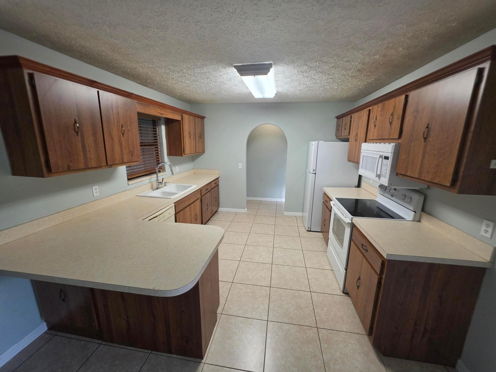 1901 Sw Dorado Lane - Photo 4
