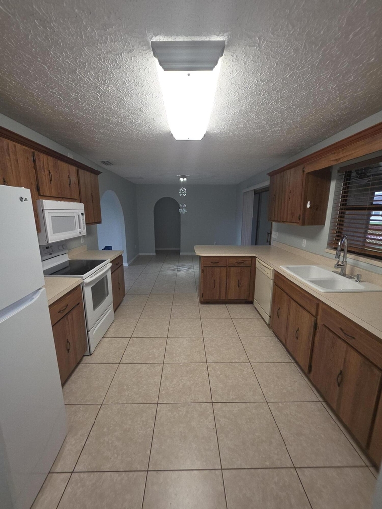 1901 Sw Dorado Lane - Photo 6