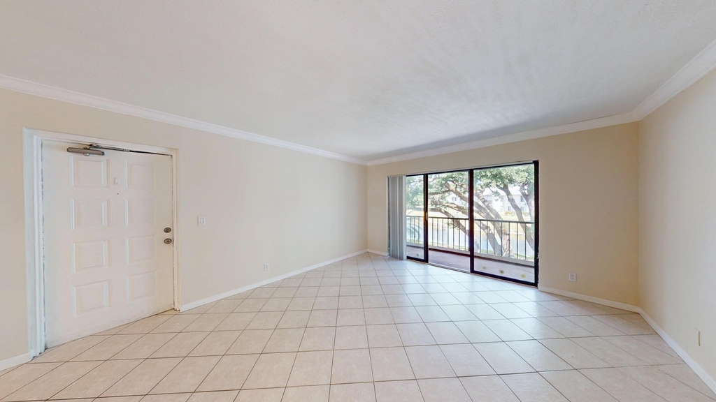 1015 Green Pine Boulevard - Photo 3