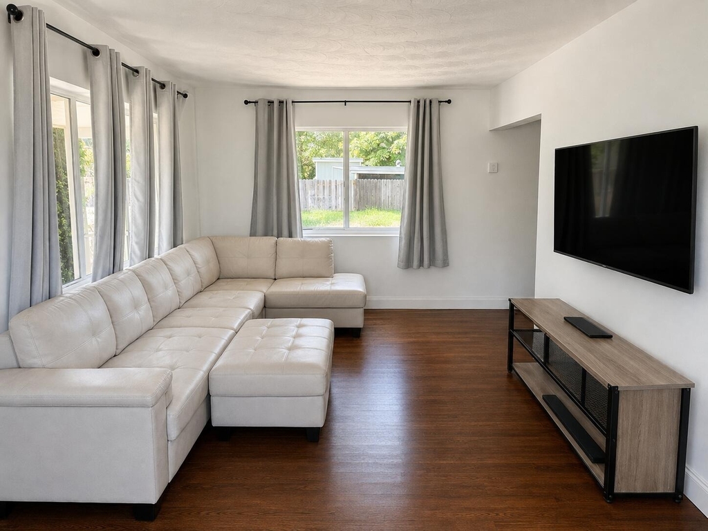 617 N D Street - Photo 1
