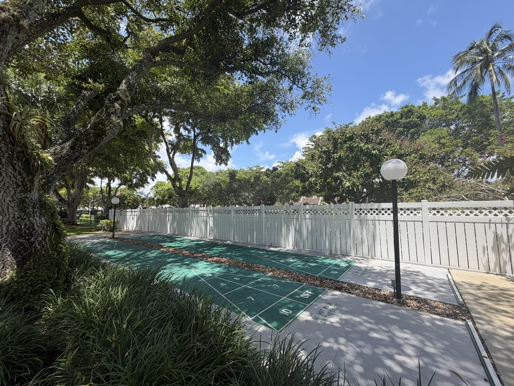 3800 Oaks Clubhouse Drive - Photo 22