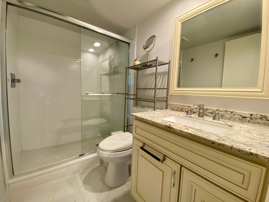 3800 Oaks Clubhouse Drive - Photo 10