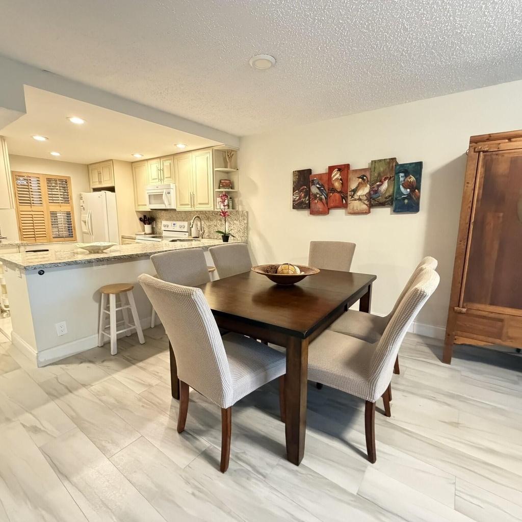 3800 Oaks Clubhouse Drive - Photo 2