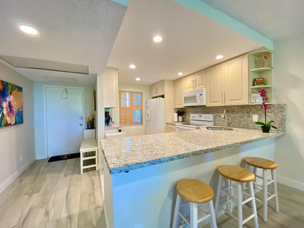 3800 Oaks Clubhouse Drive - Photo 1