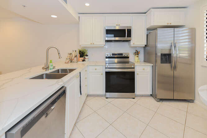 2301 Marina Isle Way - Photo 4