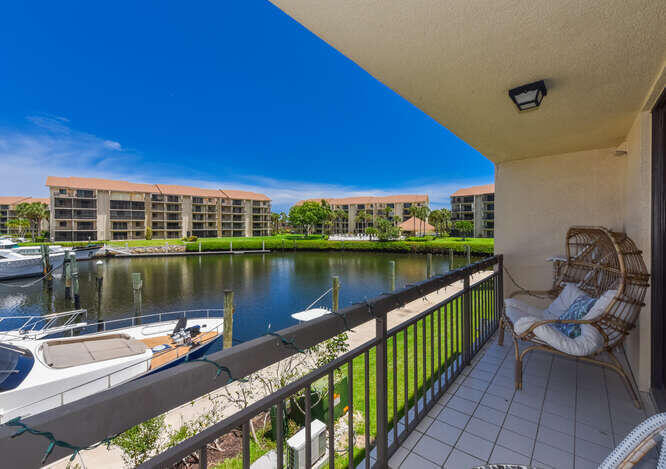 2301 Marina Isle Way - Photo 3