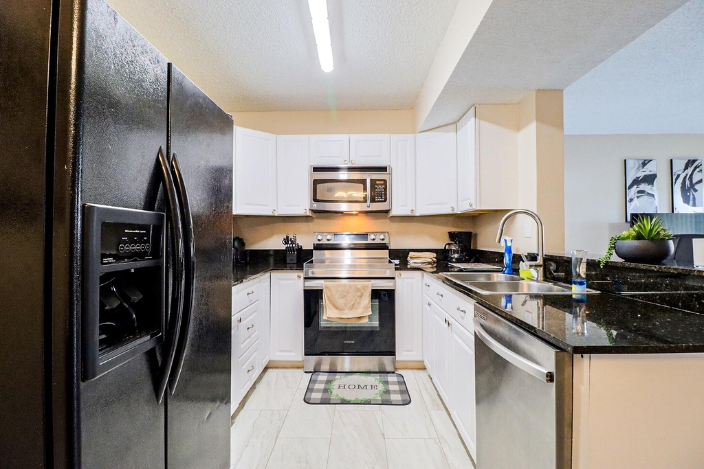 450 Palm Circle W - Photo 16