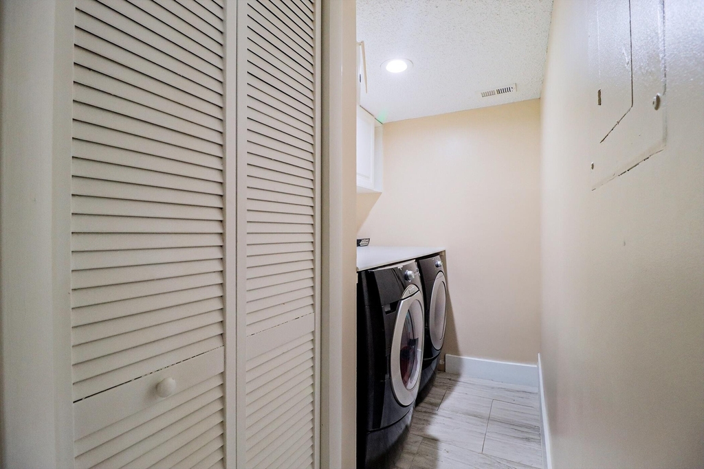 450 Palm Circle W - Photo 4