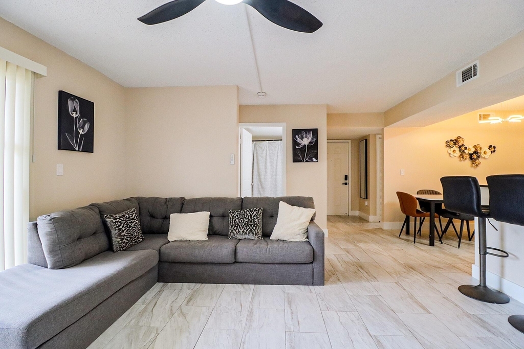 450 Palm Circle W - Photo 15