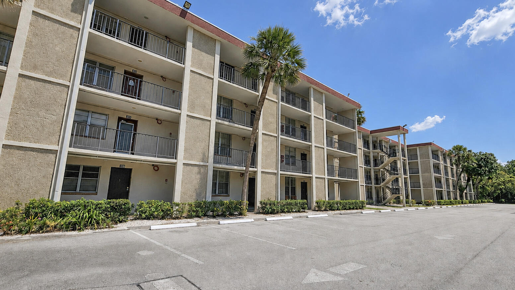 2650 Nw 49th Avenue - Photo 60