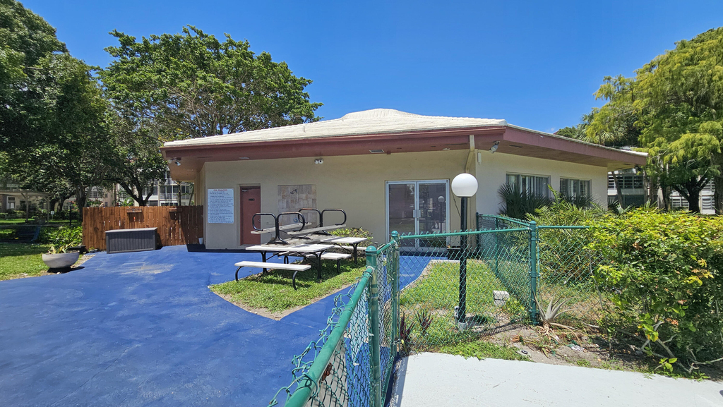 2650 Nw 49th Avenue - Photo 52