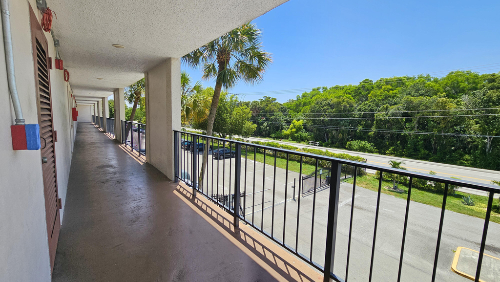 2650 Nw 49th Avenue - Photo 32