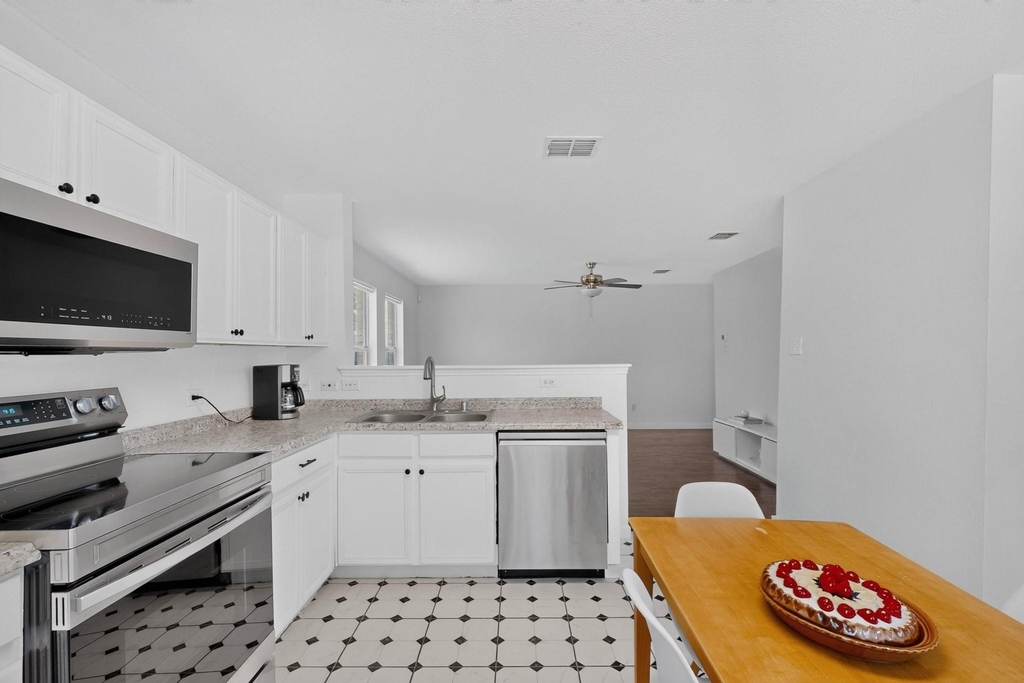 2505 Mitchell Lane - Photo 15