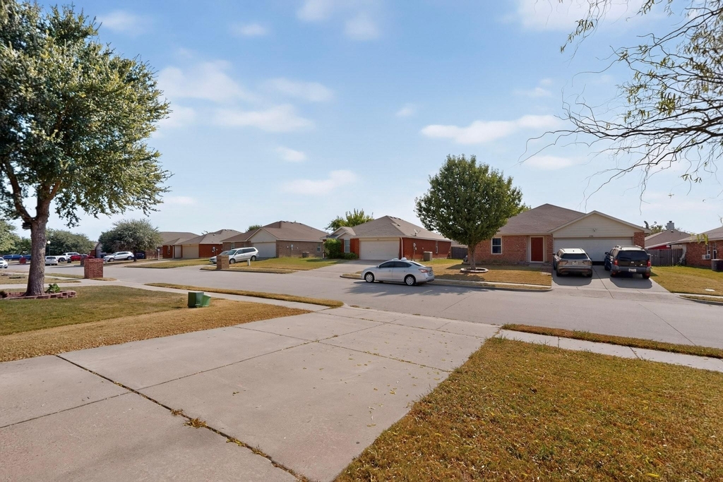 2505 Mitchell Lane - Photo 6