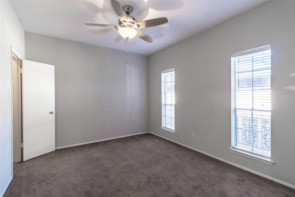 6011 E University Boulevard - Photo 11