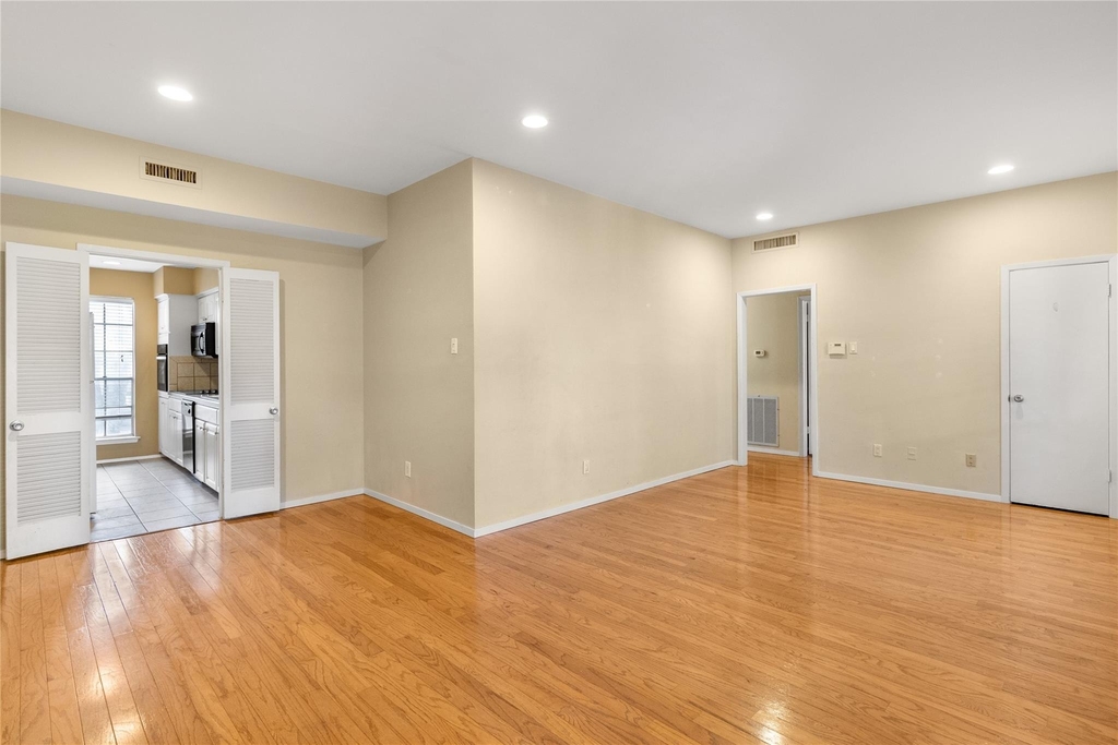 6011 E University Boulevard - Photo 7