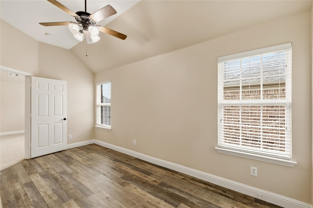 3167 Izabella Court - Photo 28