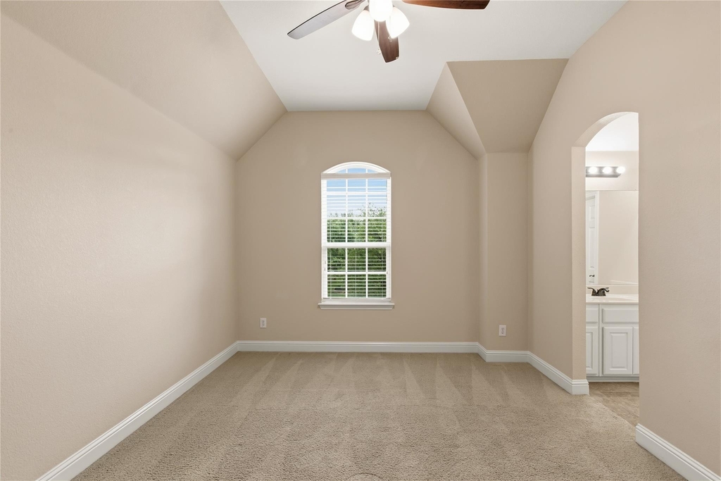 3167 Izabella Court - Photo 34