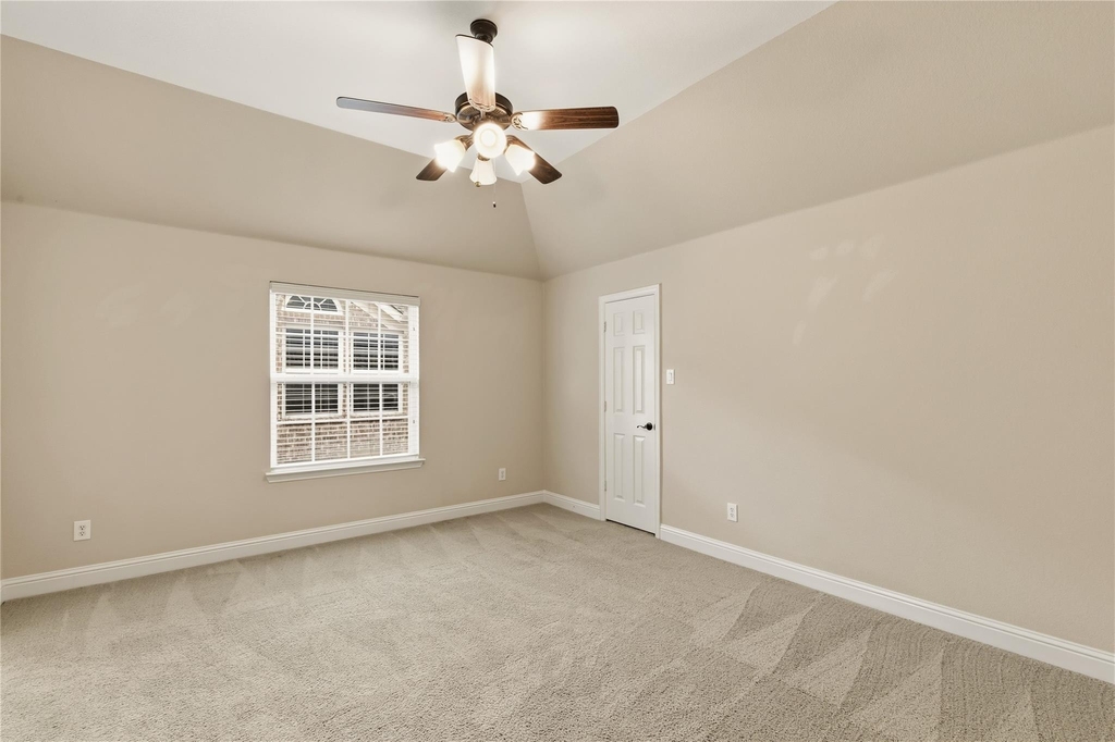 3167 Izabella Court - Photo 29