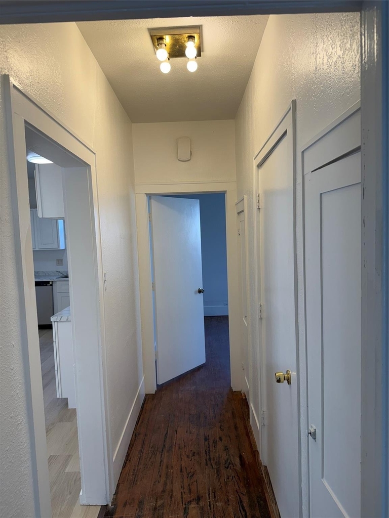 1217 W Walker Street - Photo 12