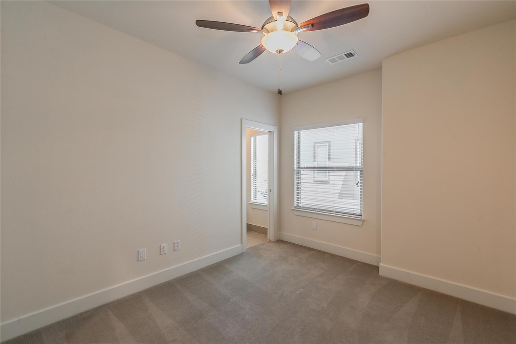 5901 Ross Avenue - Photo 13