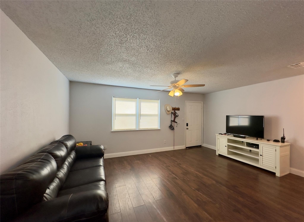 411 Mill Street - Photo 5