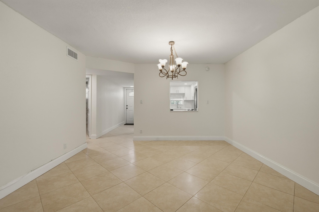 681 S Hollybrook Drive - Photo 9