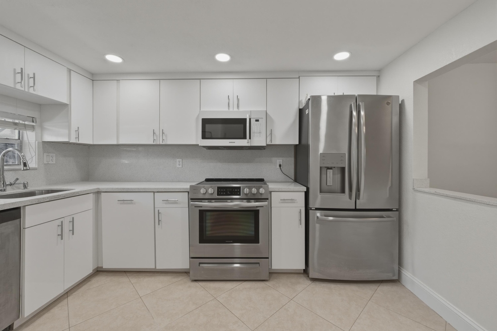 681 S Hollybrook Drive - Photo 8