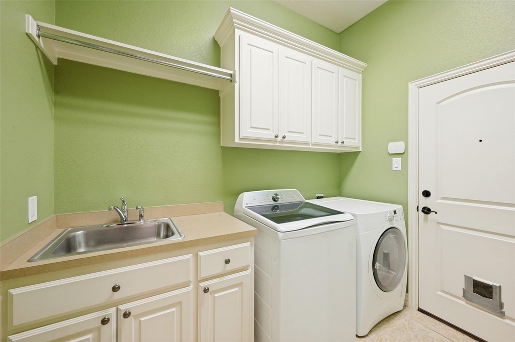 4046 E Hill Drive - Photo 16