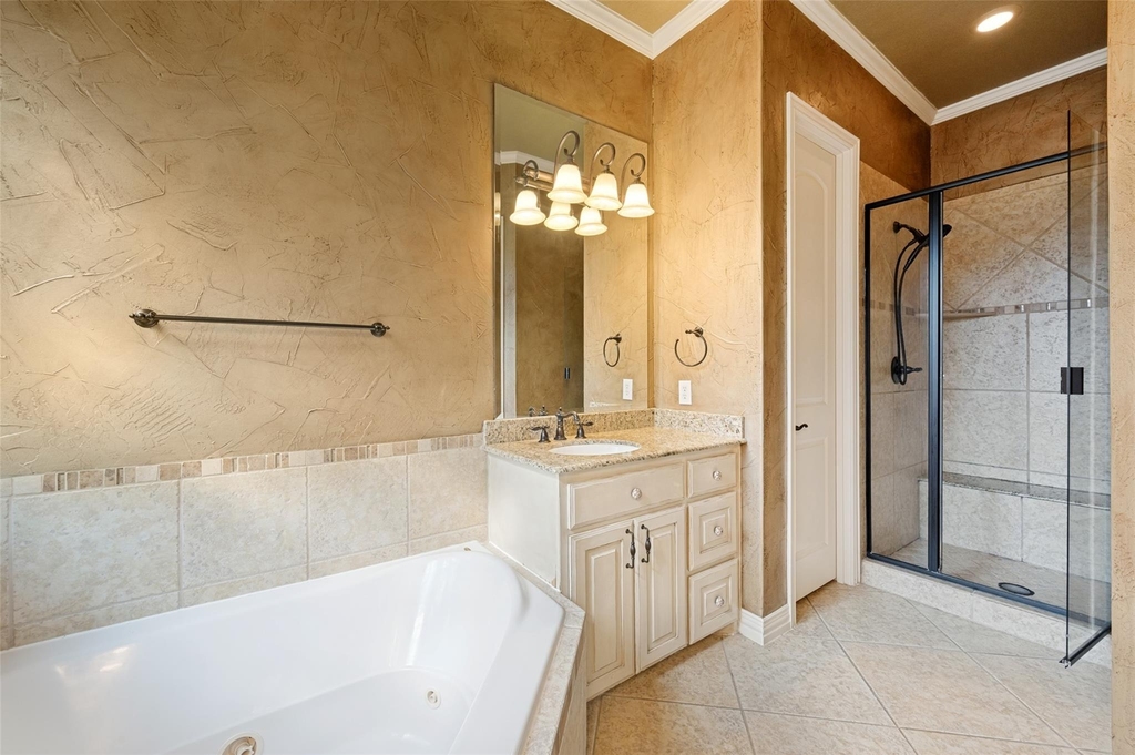 4046 E Hill Drive - Photo 13