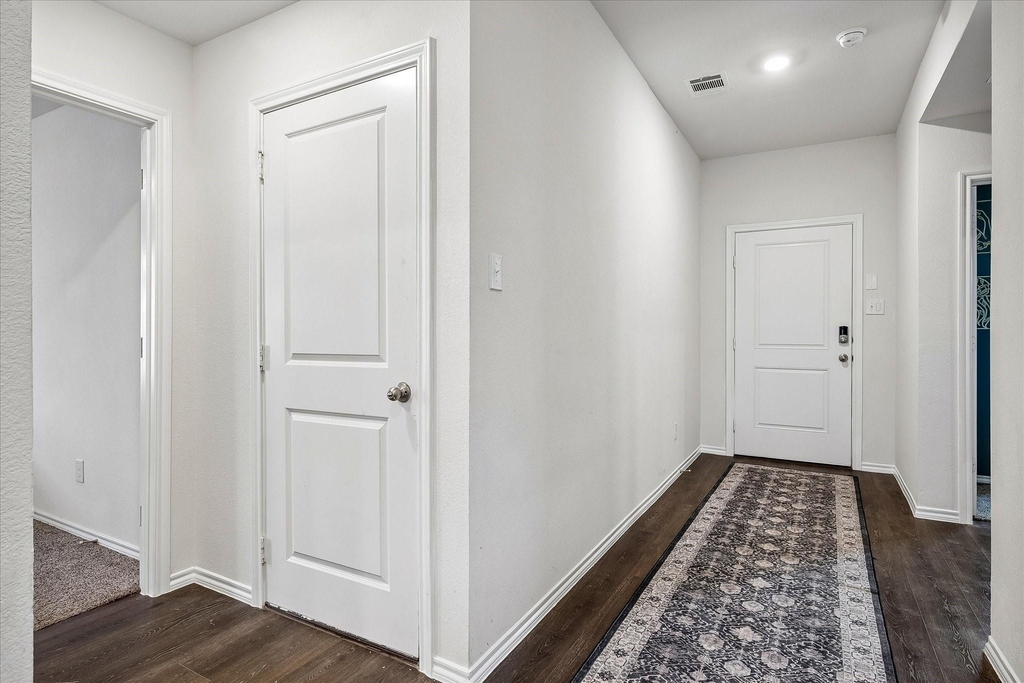 936 Glover Drive - Photo 2