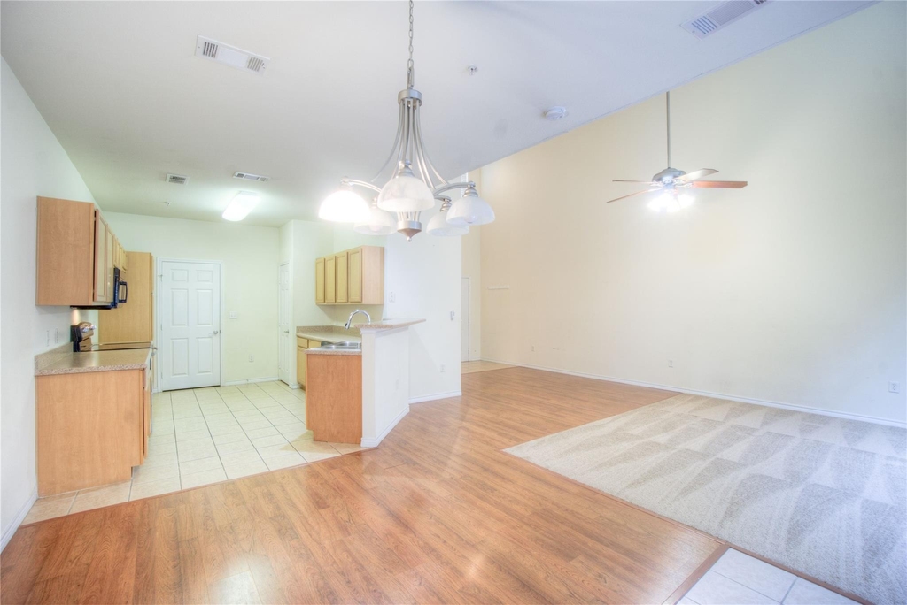 1064 Colonial Drive - Photo 5