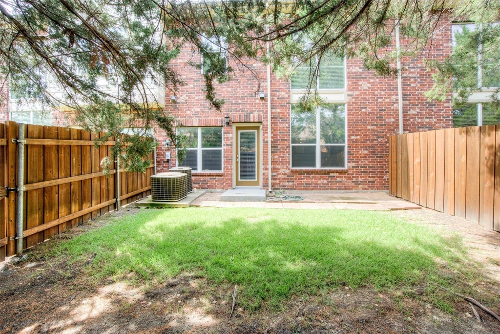 1064 Colonial Drive - Photo 16