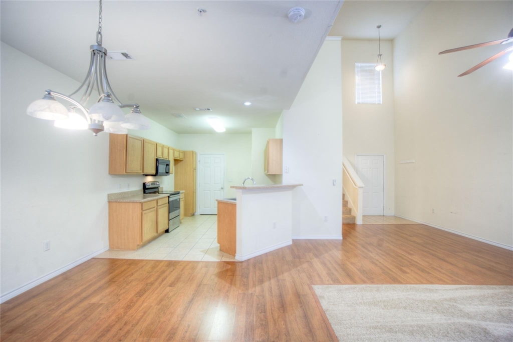 1064 Colonial Drive - Photo 6