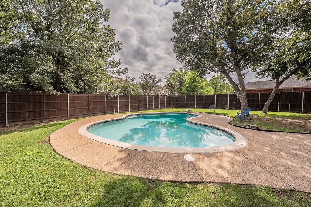 543 Timber Ridge Drive - Photo 2