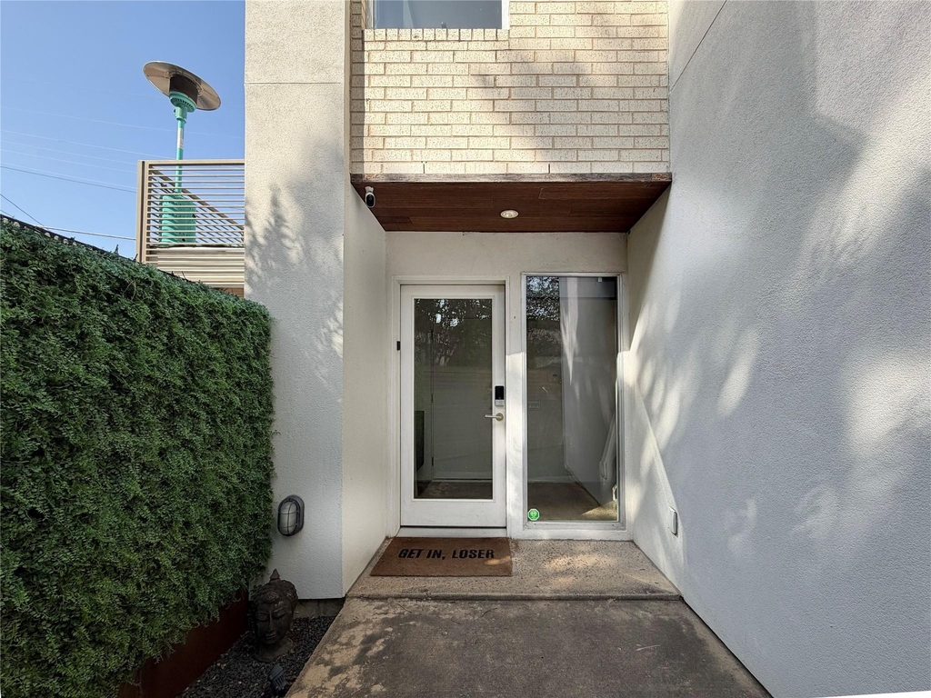 2021 Glencoe Street - Photo 5