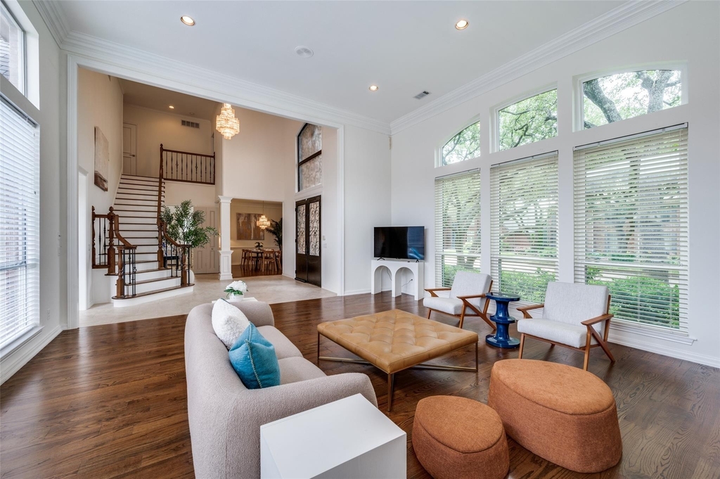 4605 Adrian Way - Photo 4