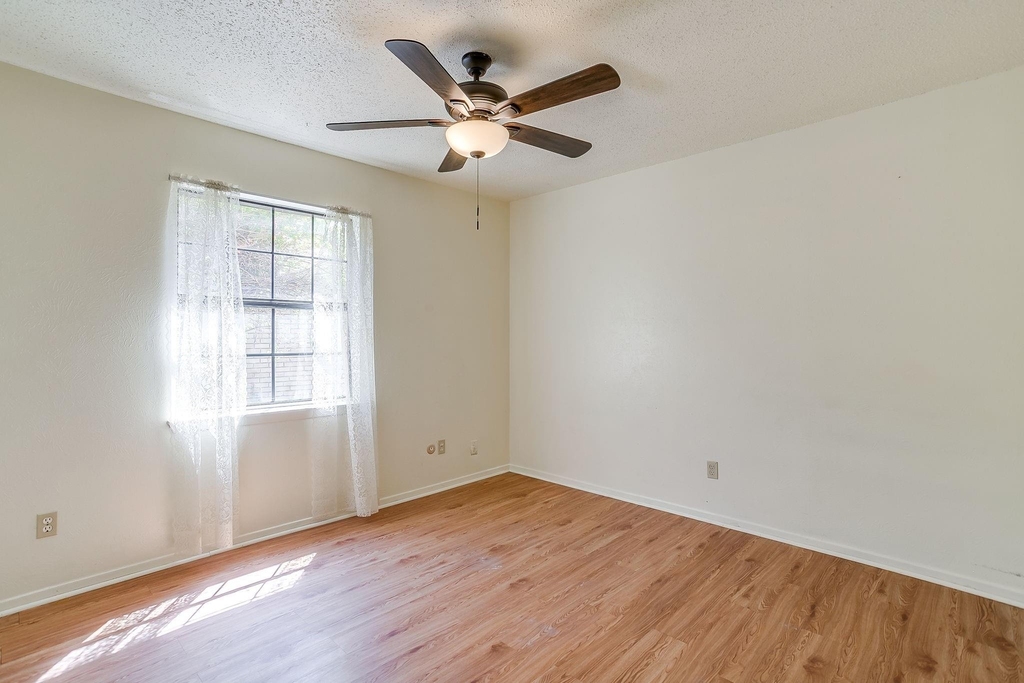 3031 Las Vegas Trail - Photo 17